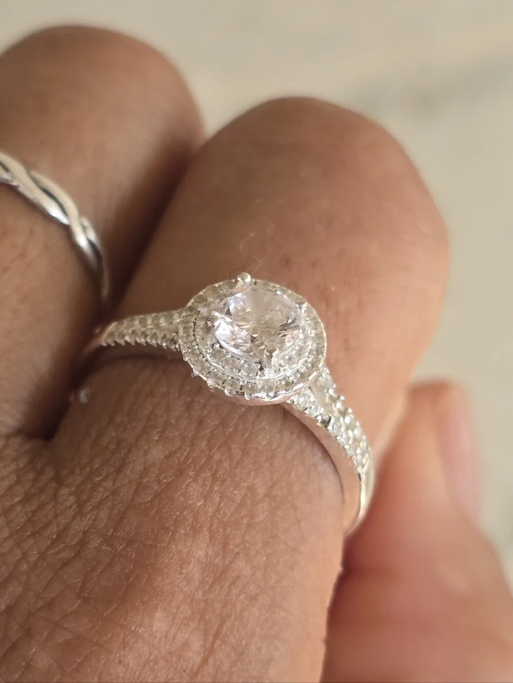 Classic sparkling CZ diamond oval halo split shank 925 sterling silver adjustabl